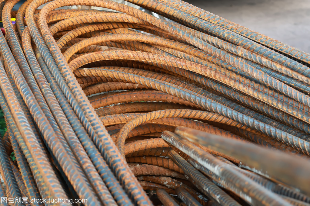 鋼筋與金屬材料 現(xiàn)代建筑的堅實骨架