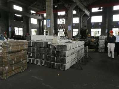 南通正道領導實地考察工廠金屬材料加工與現場管理